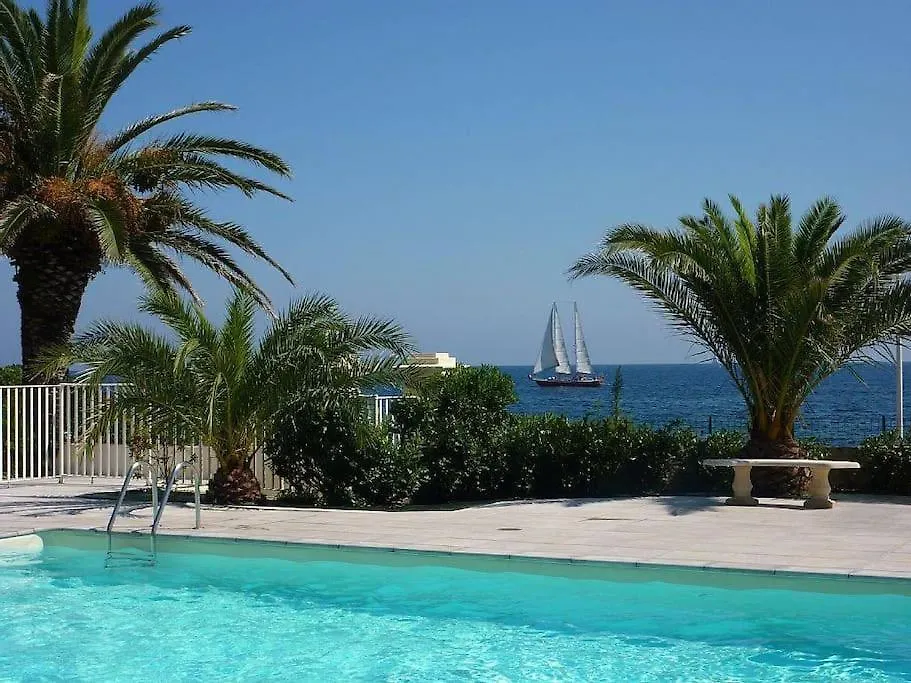 Saint-Raphaël Studio Jardin Piscine Climatisatisation Acces Plage 0*,  צרפת
